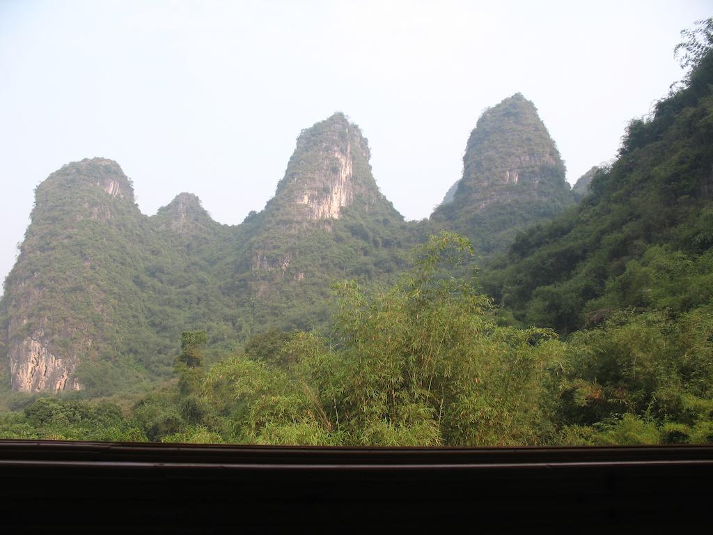 Yangshuo Peaceful Valley Retreat Hotel Bagian luar foto