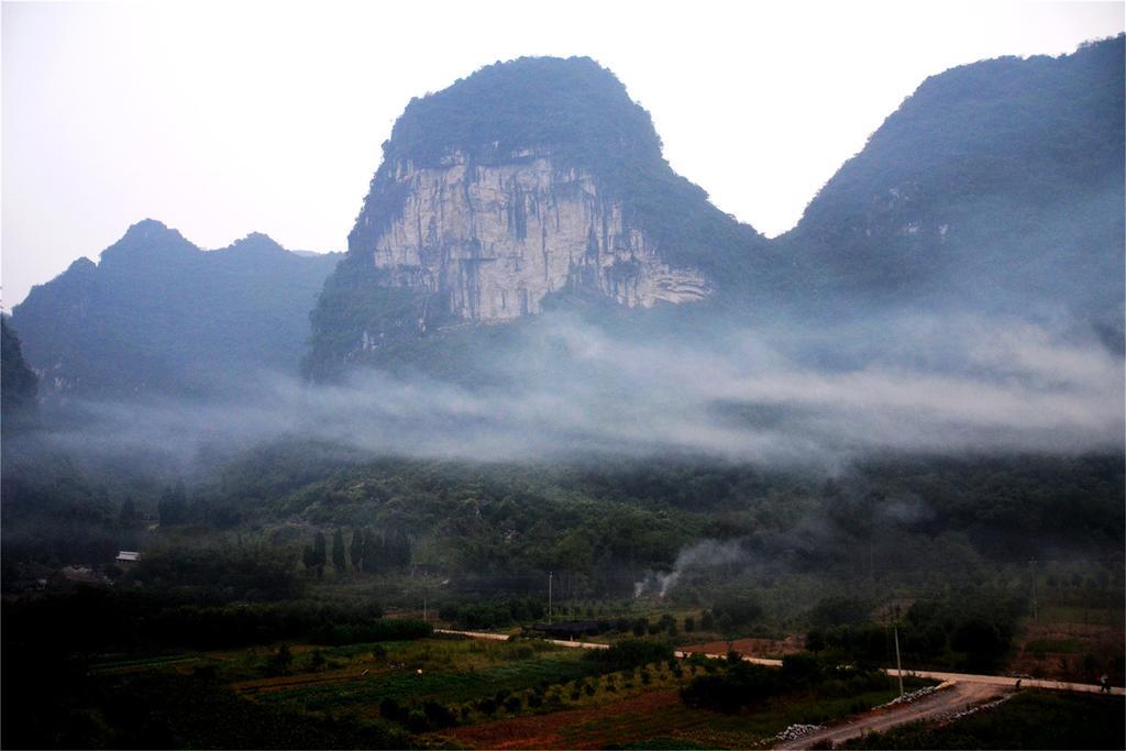 Yangshuo Peaceful Valley Retreat Hotel Bagian luar foto